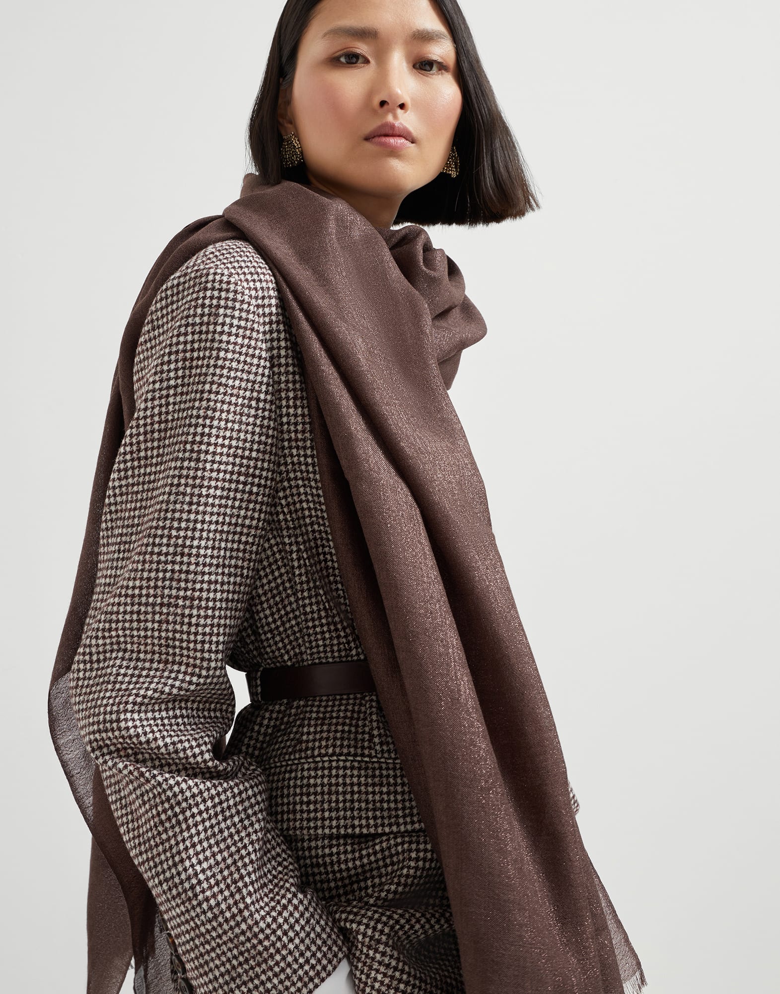 Sparkling scarf for Woman in Brown | Brunello Cucinelli Sparkling scarf for Woman in Brown | Brunello Cucinelli