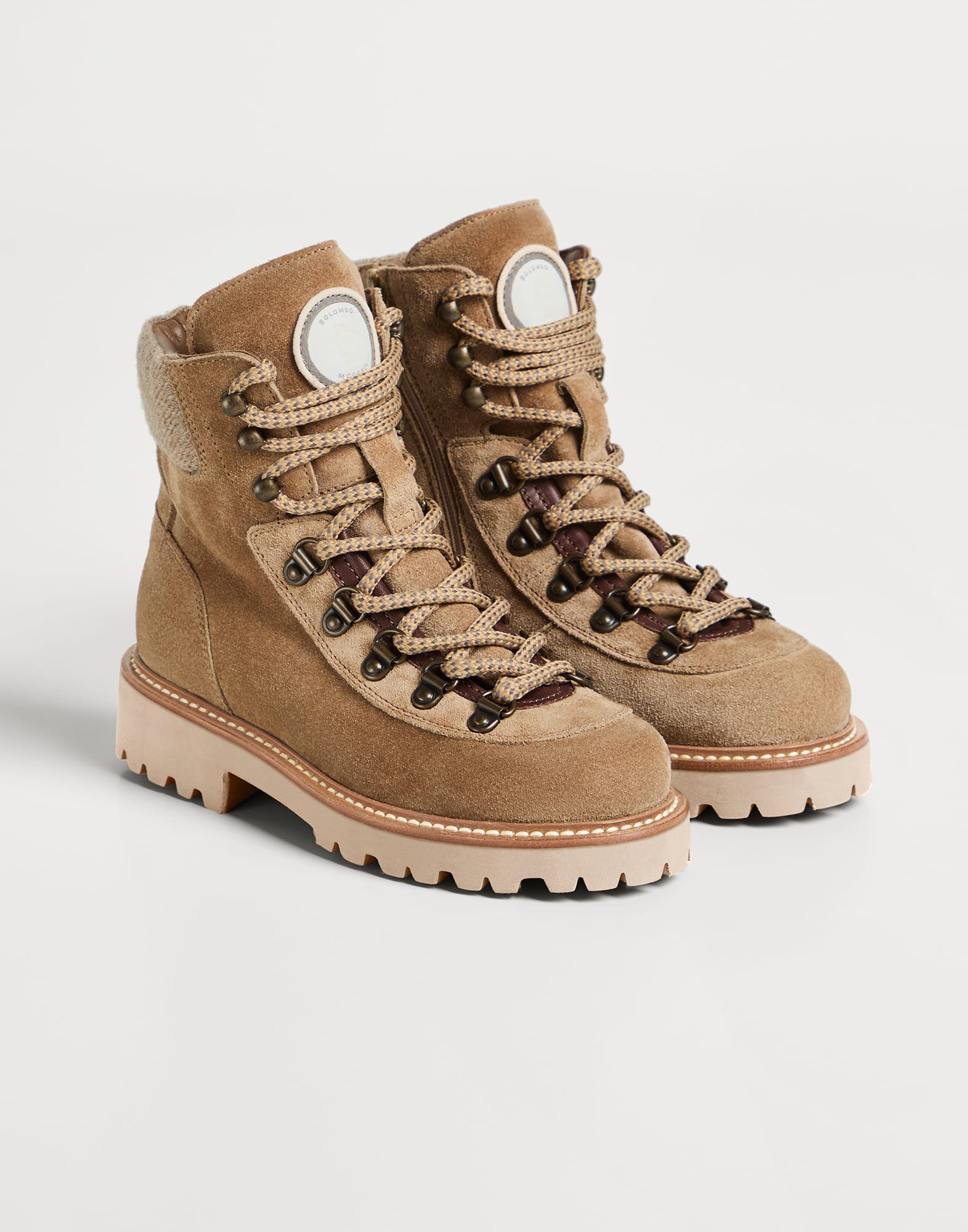 Boots - Front view - View Full Screen