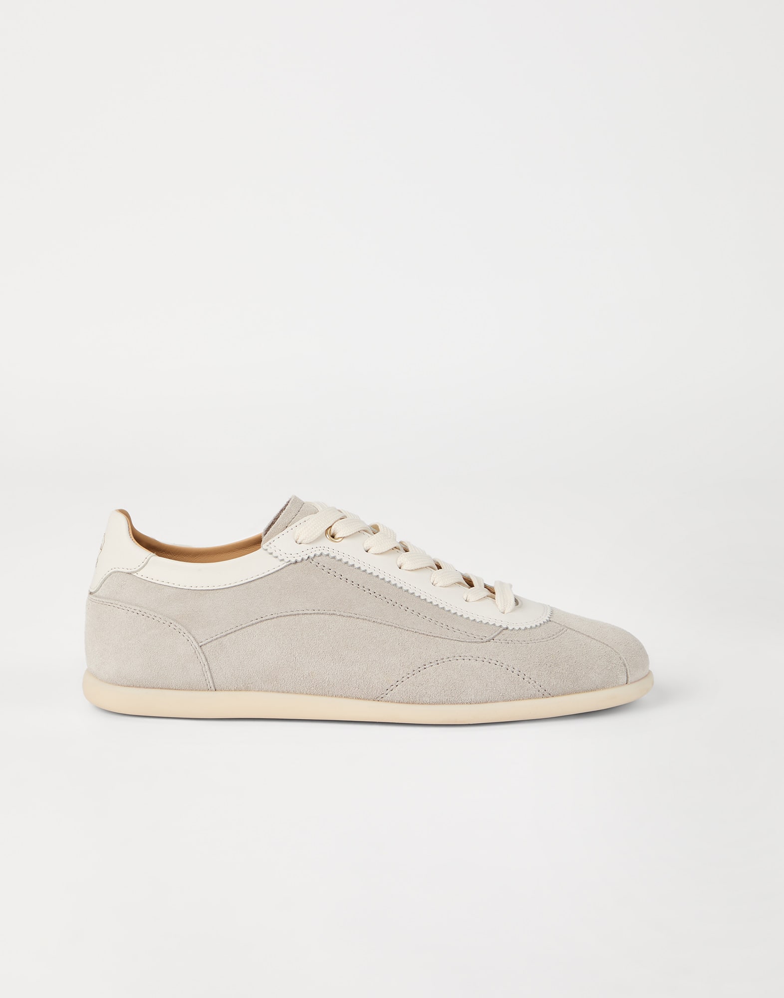 Sneakers - Full look - View Full Screen