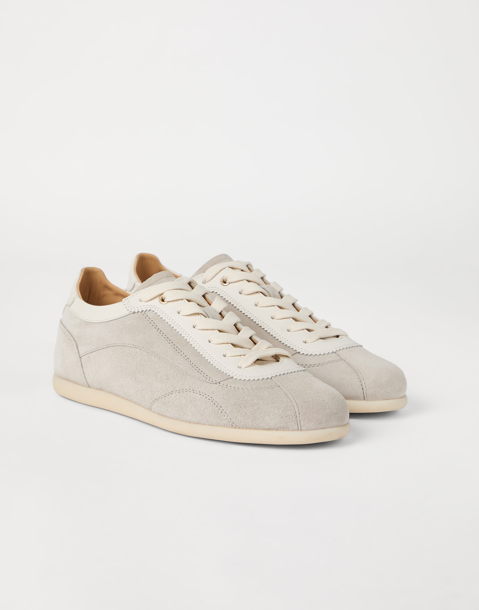 Sneakers - Front view - View Full Screen