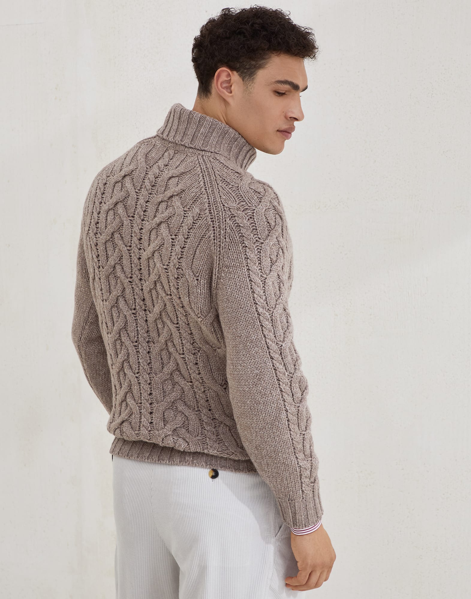 Turtleneck - Back view - View Full Screen