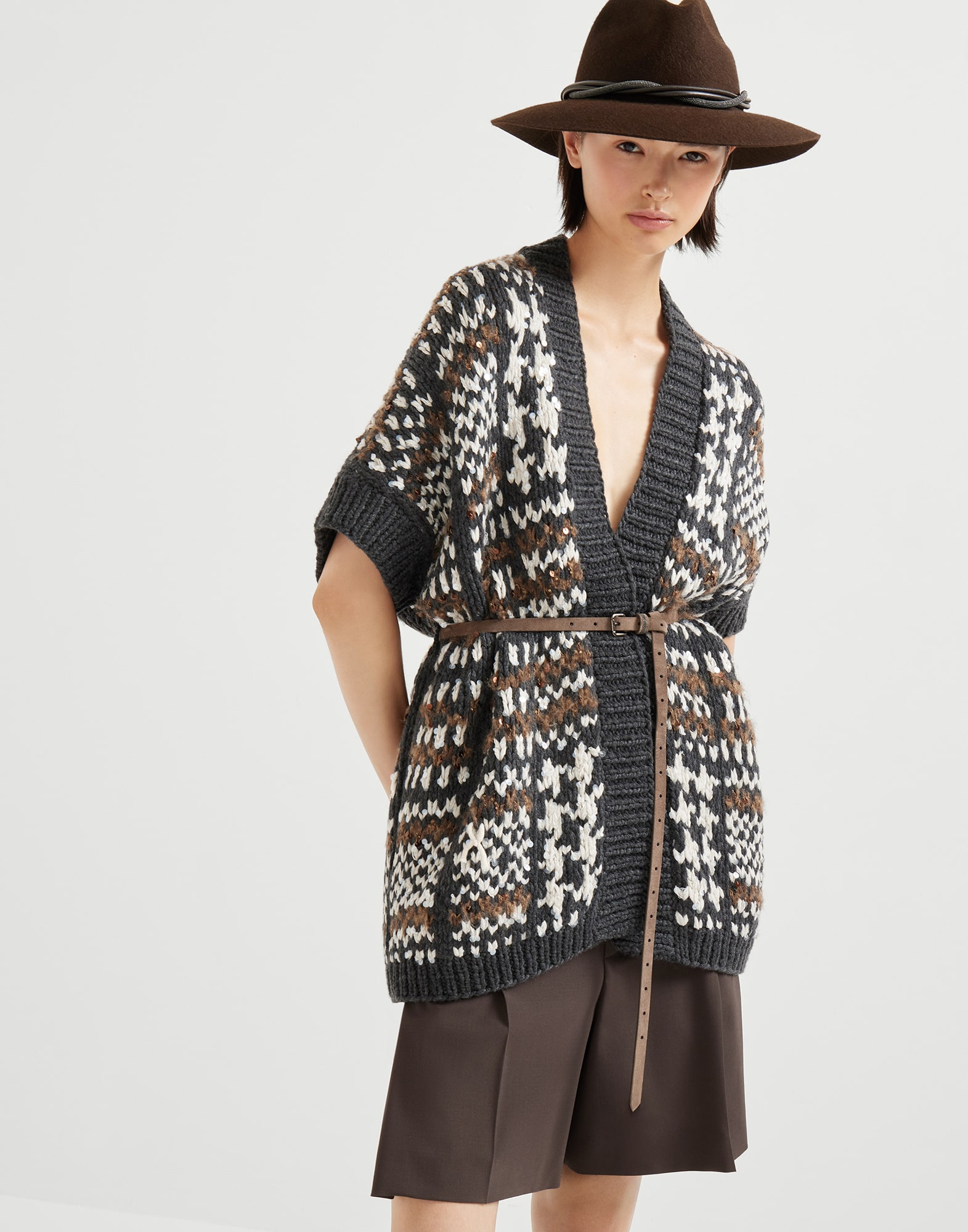 Strickjacke - Editorial-Ansicht - Vollbildmodus