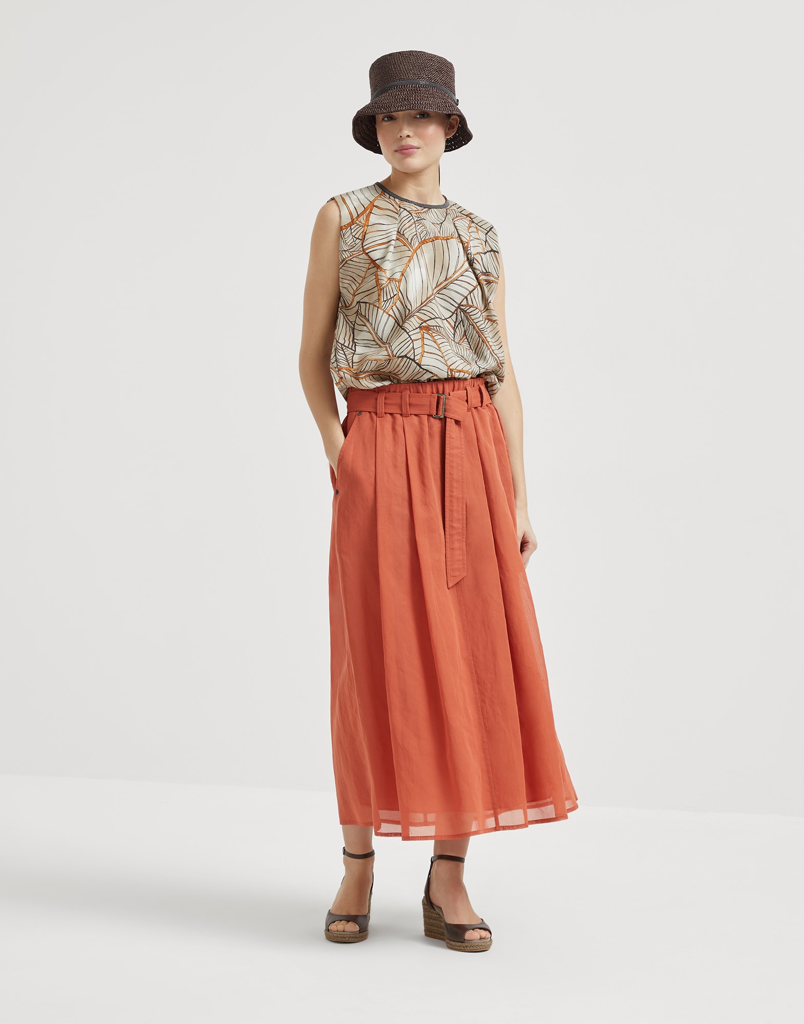 252WOUTFITCS36 image number 0