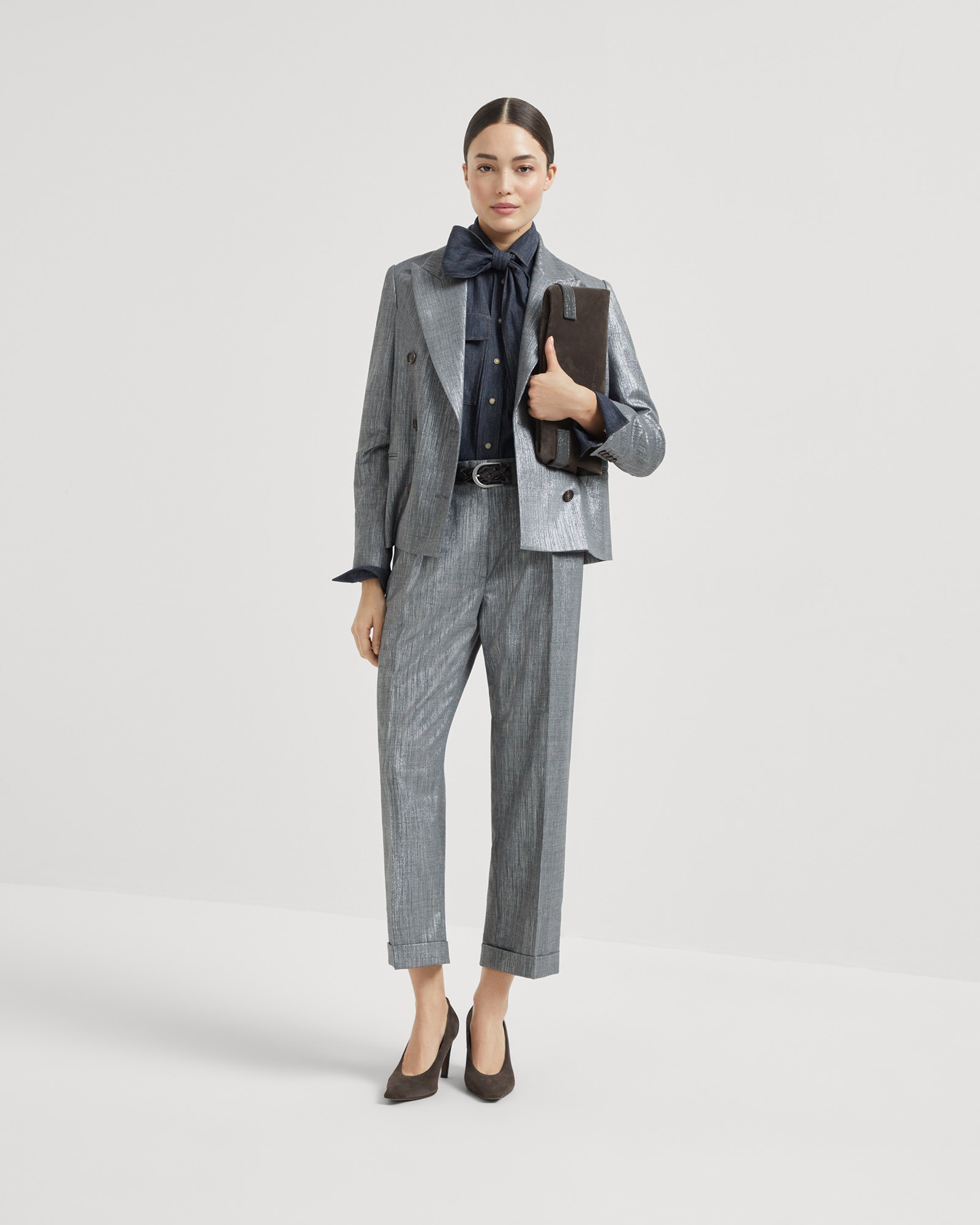 252WOUTFITCS52 image number 0