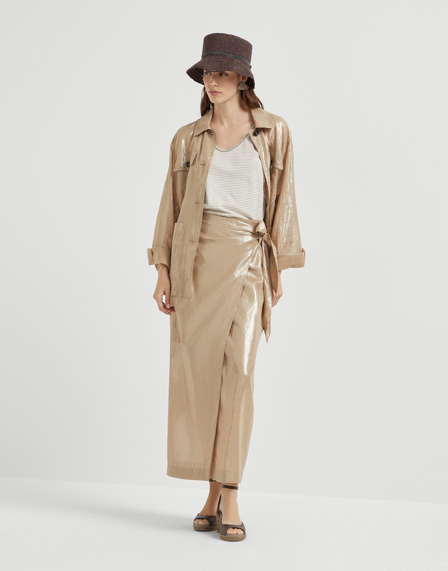 252WOUTFITCS153 image number 0