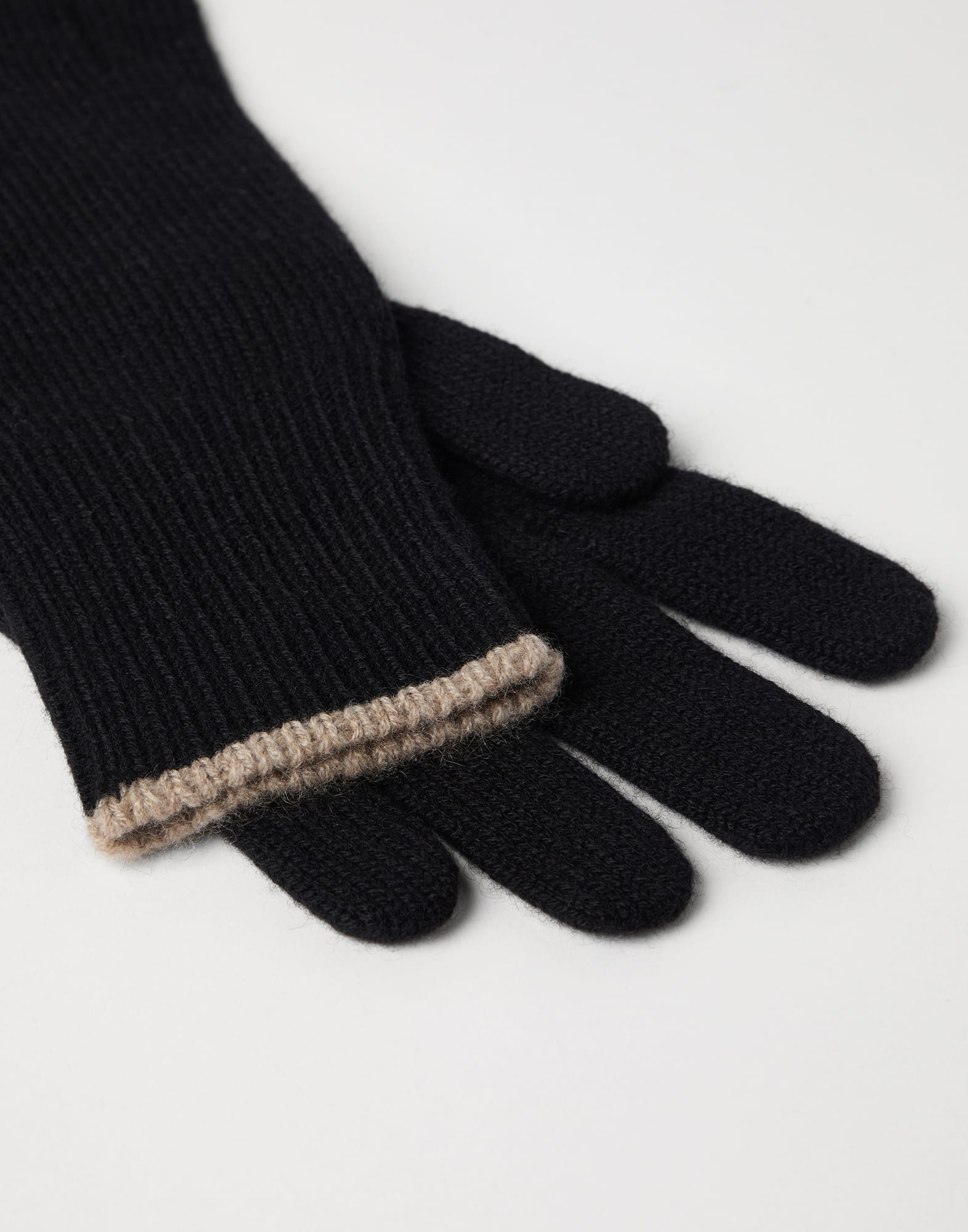 Gloves - Detail view - View Full Screen