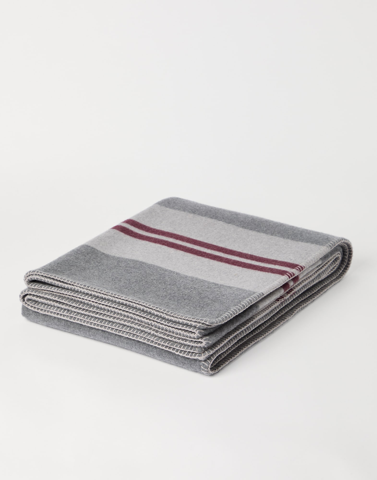 Cashmere double cloth throw Dark Grey Lifestyle - Brunello Cucinelli