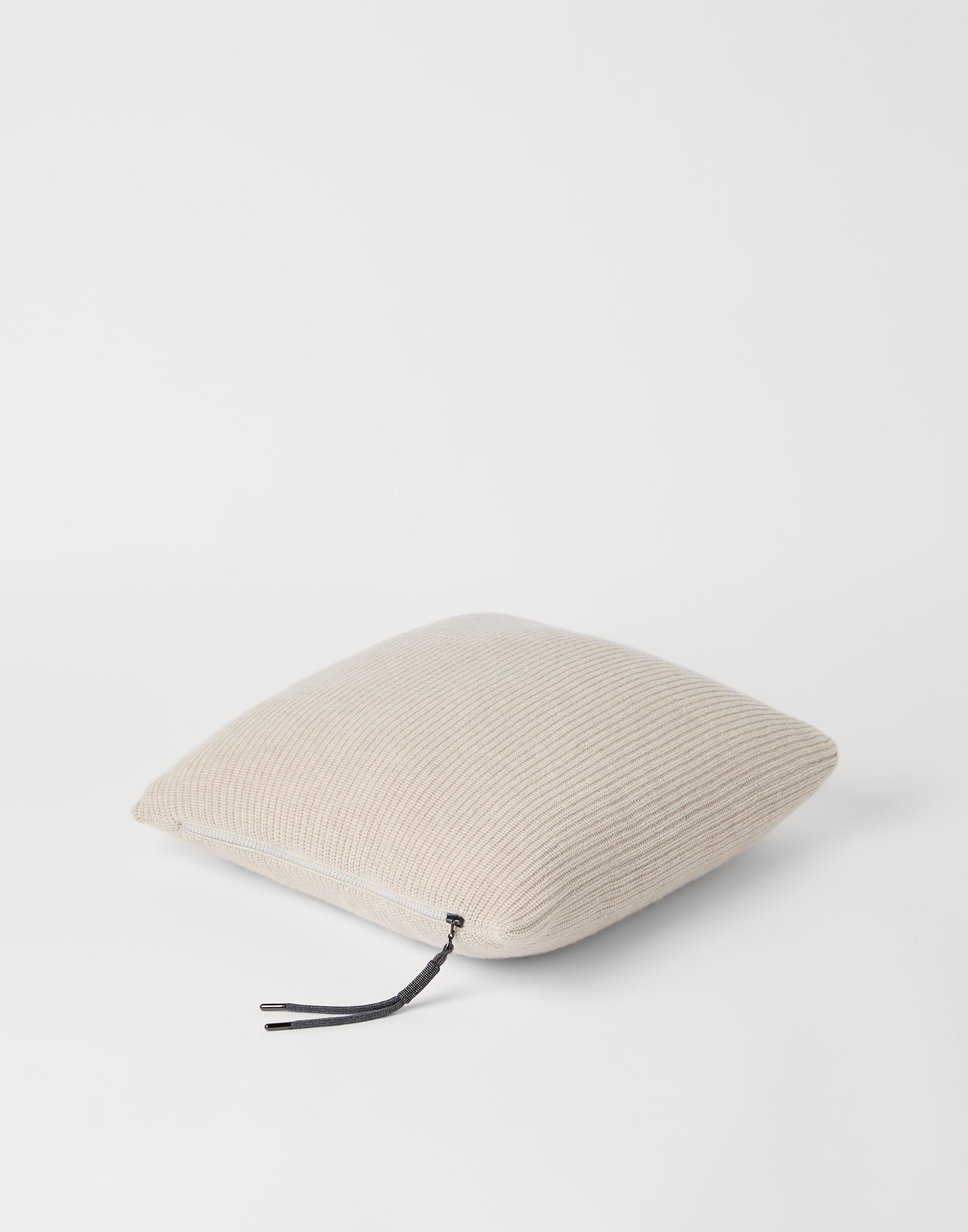 Knit cushion Buff Lifestyle - Brunello Cucinelli