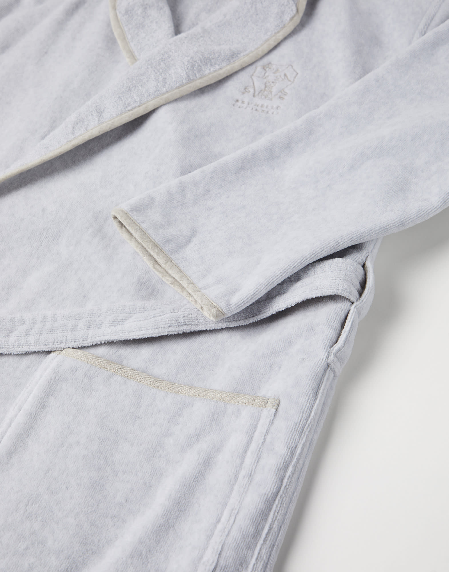 Terrycloth bathrobe Light Grey Lifestyle - Brunello Cucinelli