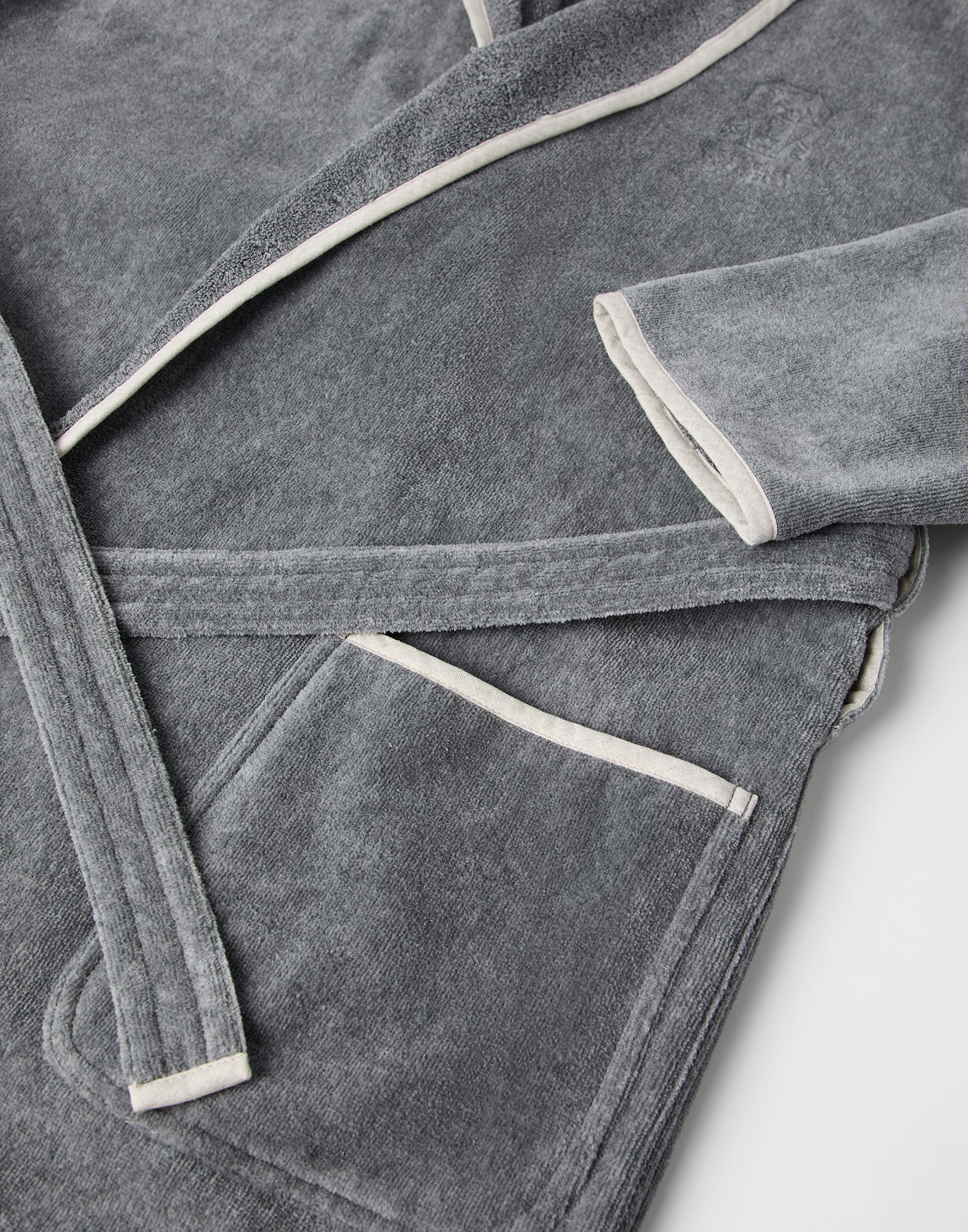 Terrycloth bathrobe Medium Grey Lifestyle - Brunello Cucinelli