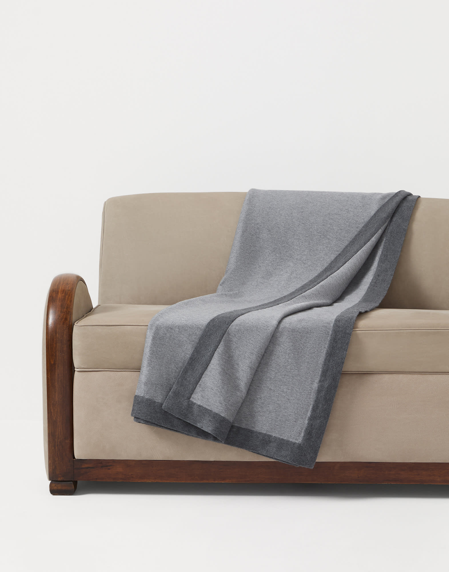 Cashmere throw with contrasting border