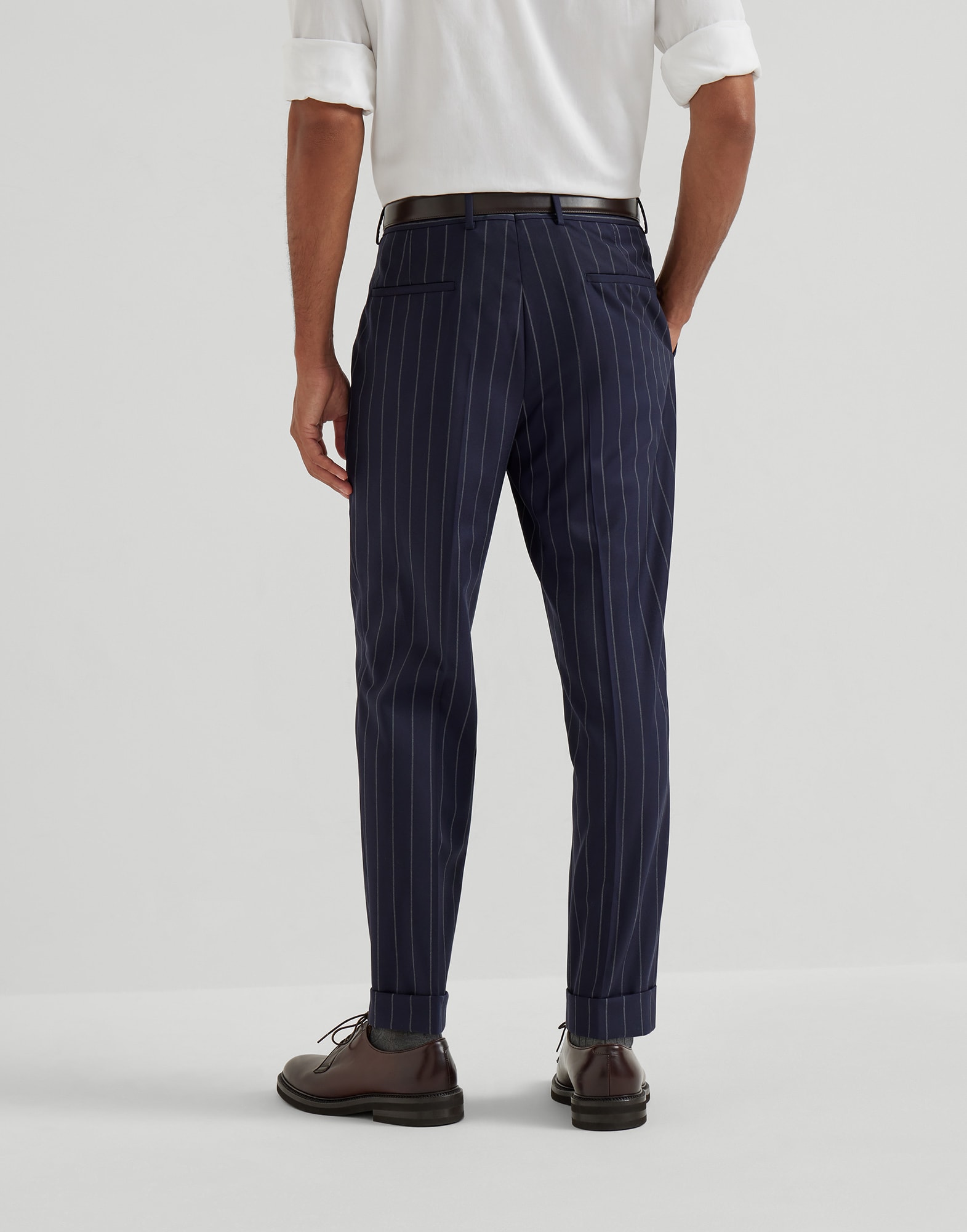 Pantalone con Pince - Vista retro - Visualizza a schermo intero