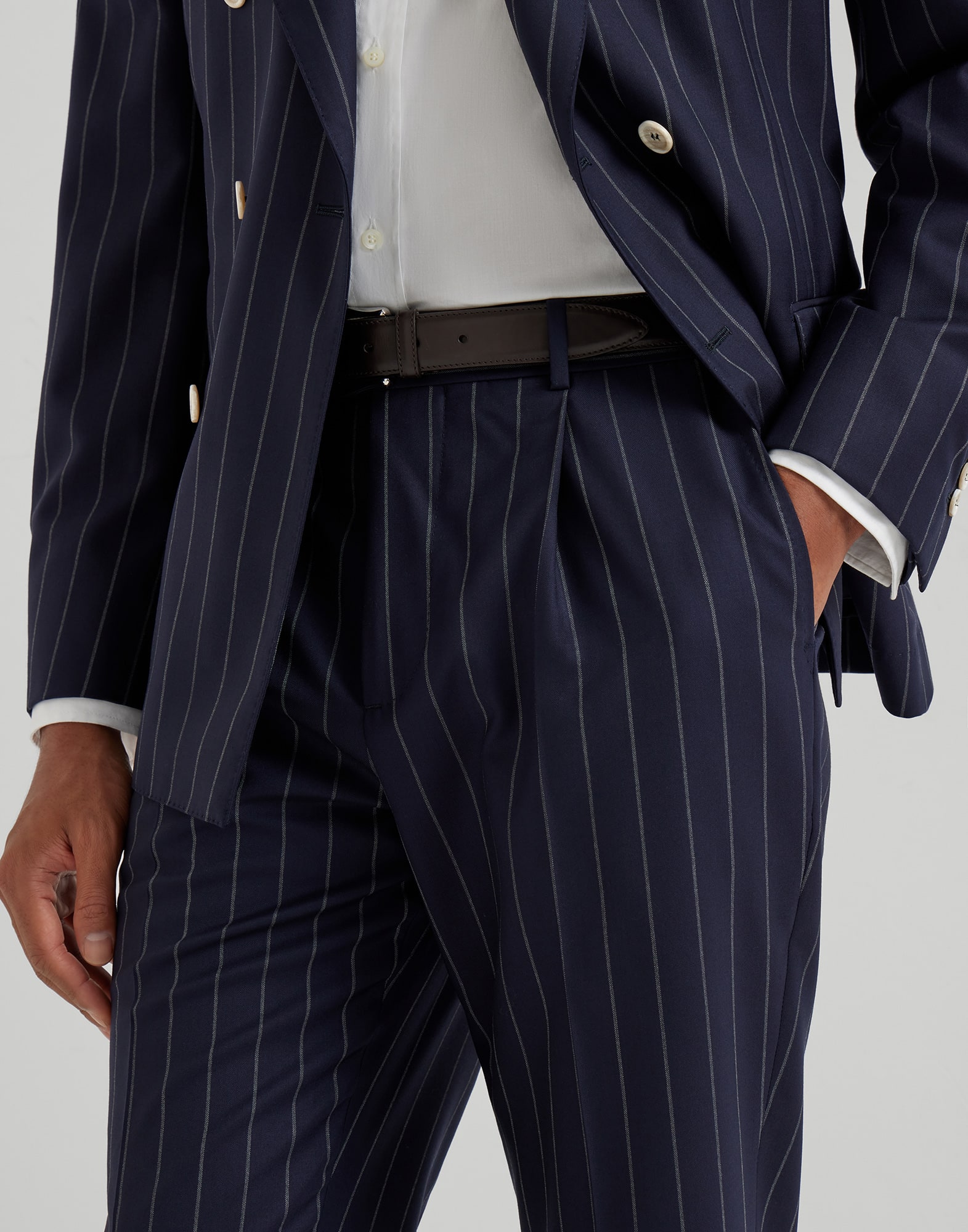 Pantalone con Pince - Vista dettaglio - Visualizza a schermo intero