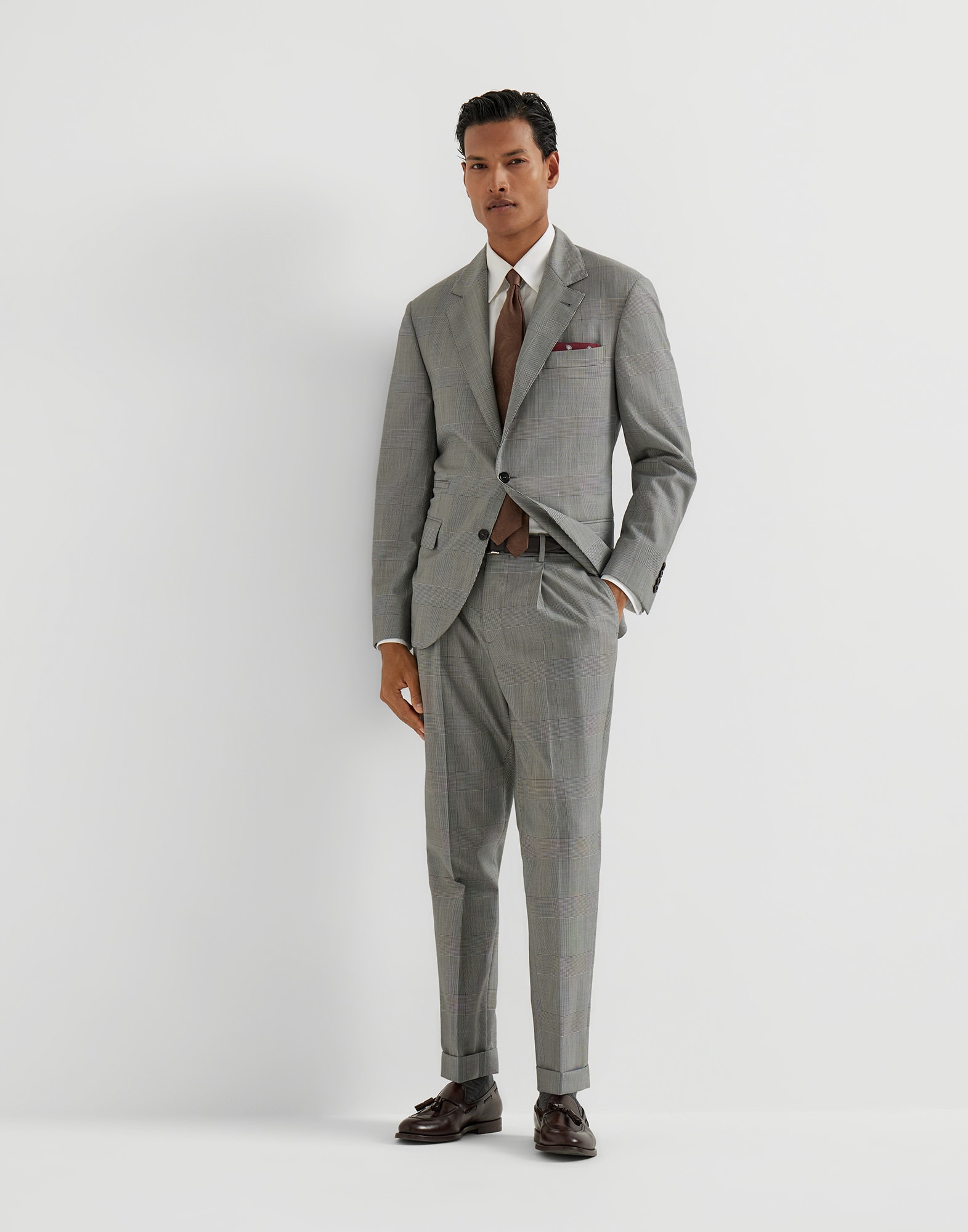 Pantalone con Pince - Vista look completo - Visualizza a schermo intero