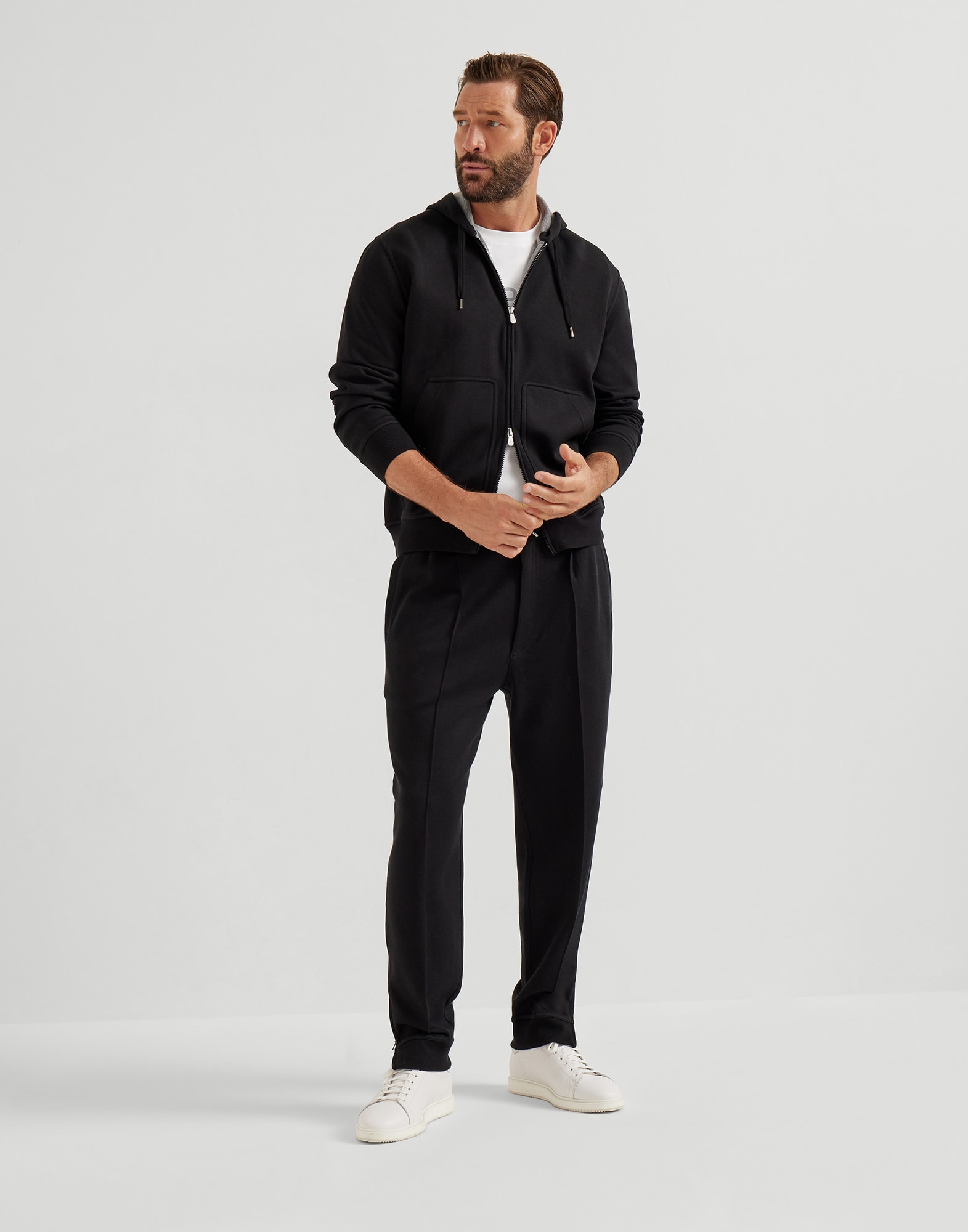 Sweatshirt - Full look - View Full Screen