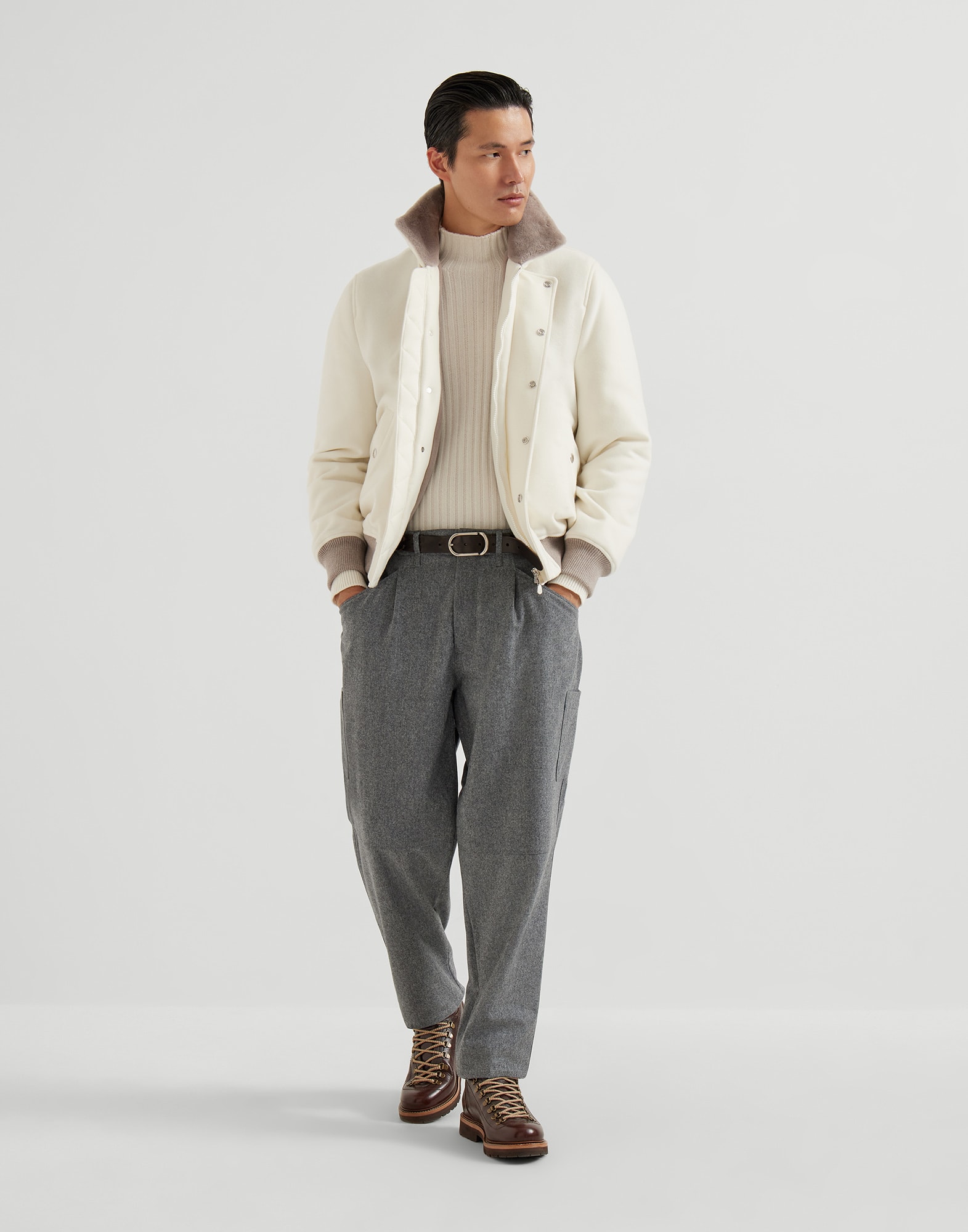 Pleated - Full look - View Full Screen