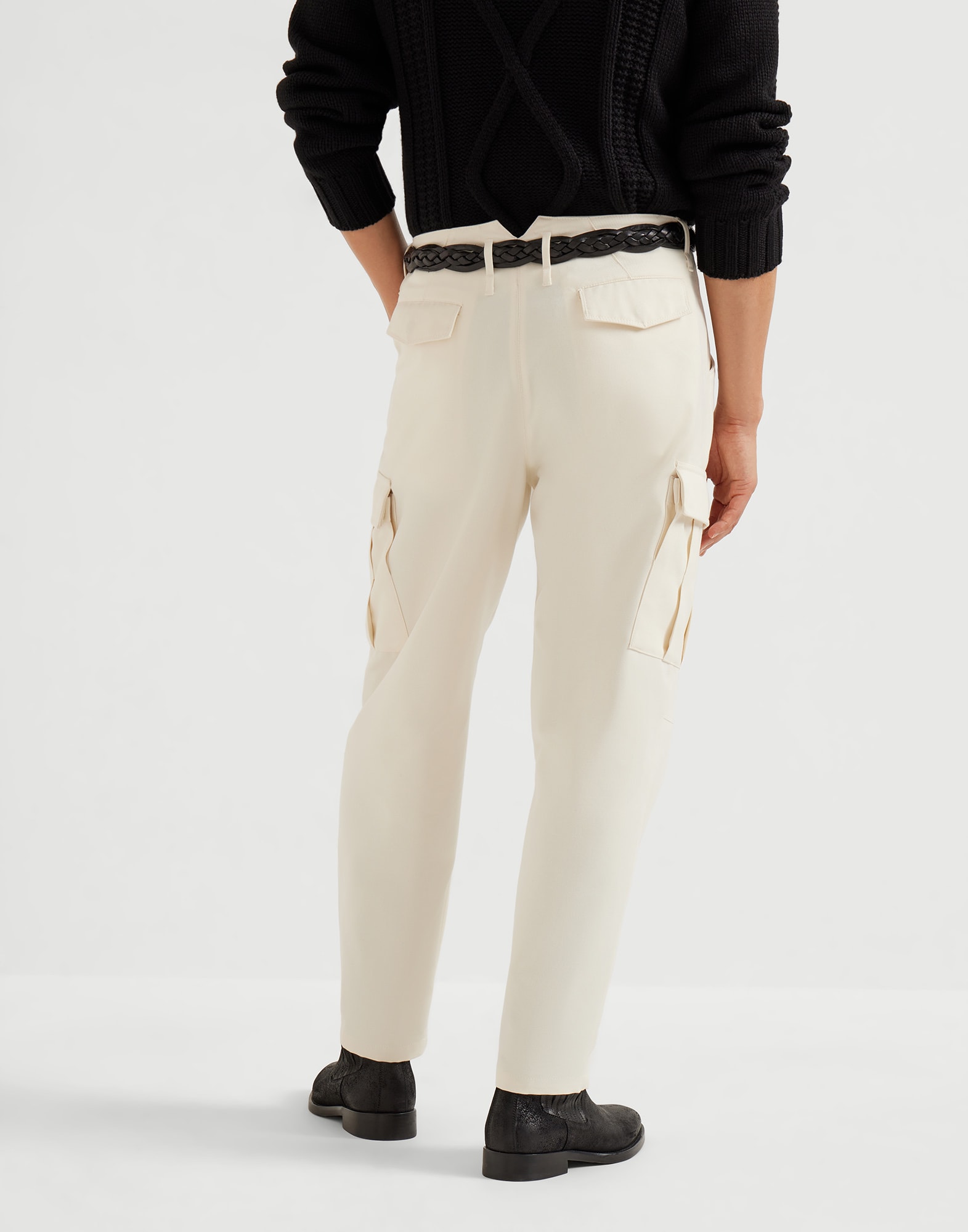 Pantalone con Pince - Vista retro - Visualizza a schermo intero