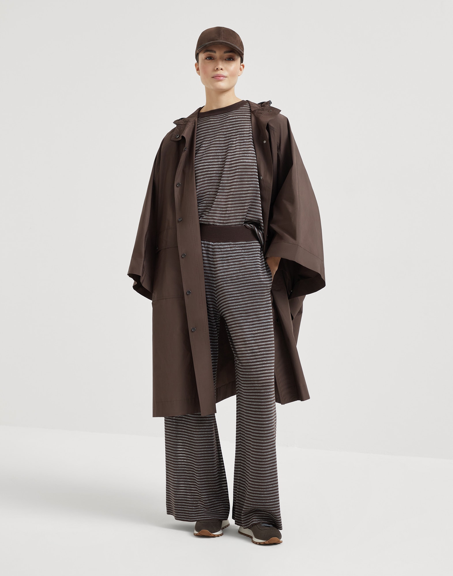 252WOUTFITCS41 image number 0