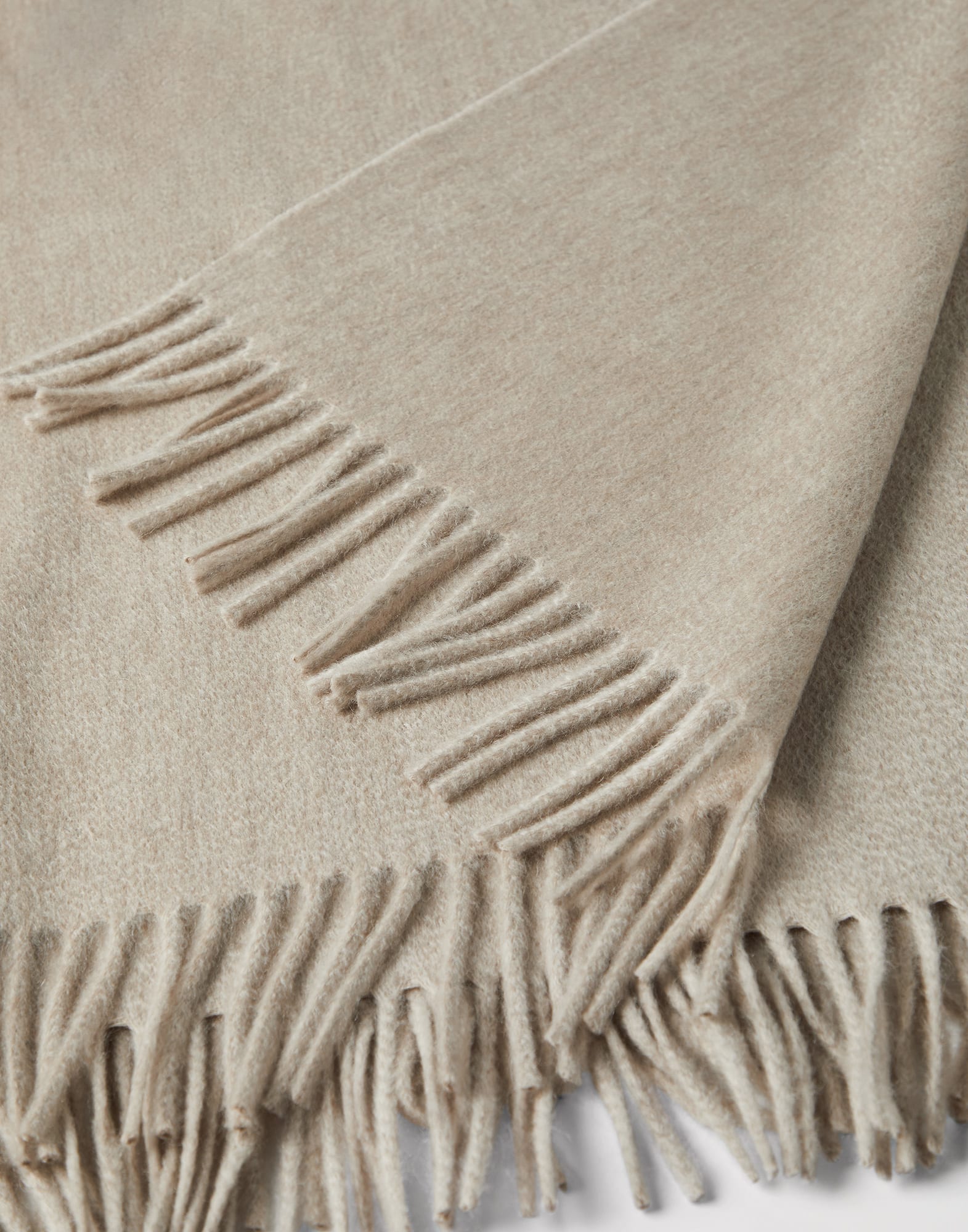 Cashmere Throw - Detail view - View Full Screen