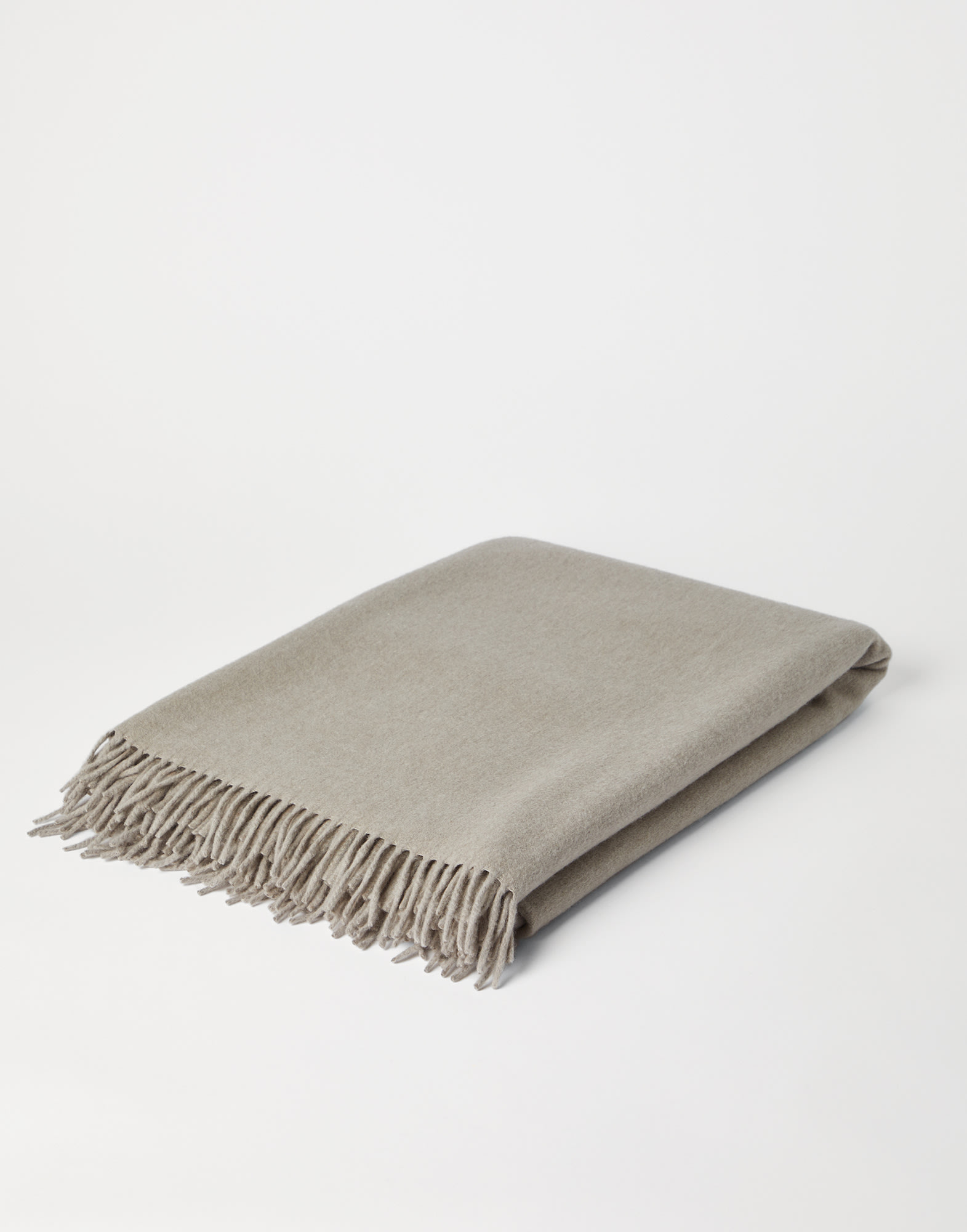 Cashmere throw with fringe Dove Grey Lifestyle - Brunello Cucinelli