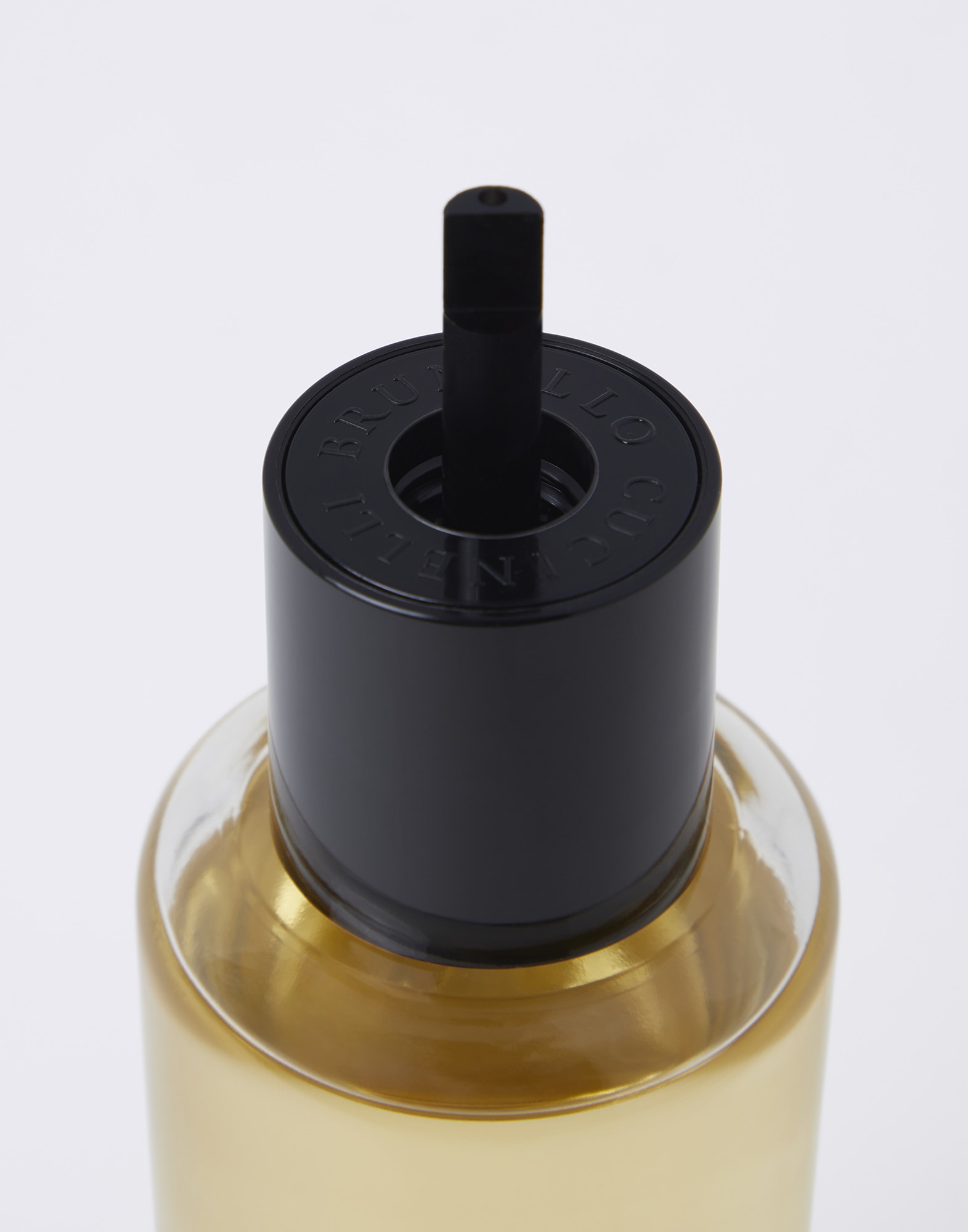 Eau de Parfum Refill 6.7 US fl.oz. (200 ml) - Editorial view - View Full Screen