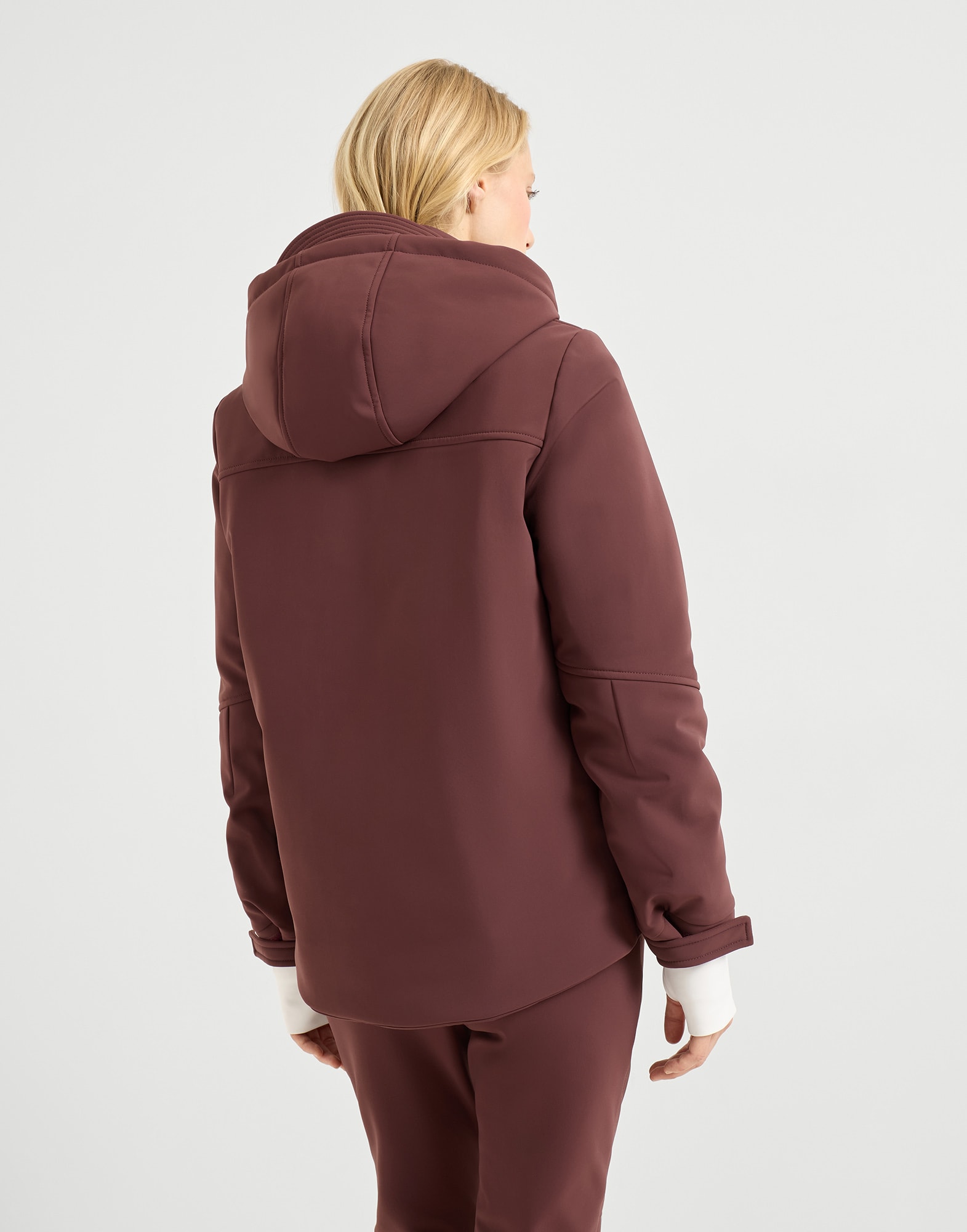 Outerwear Mountain - Vista retro - Visualizza a schermo intero