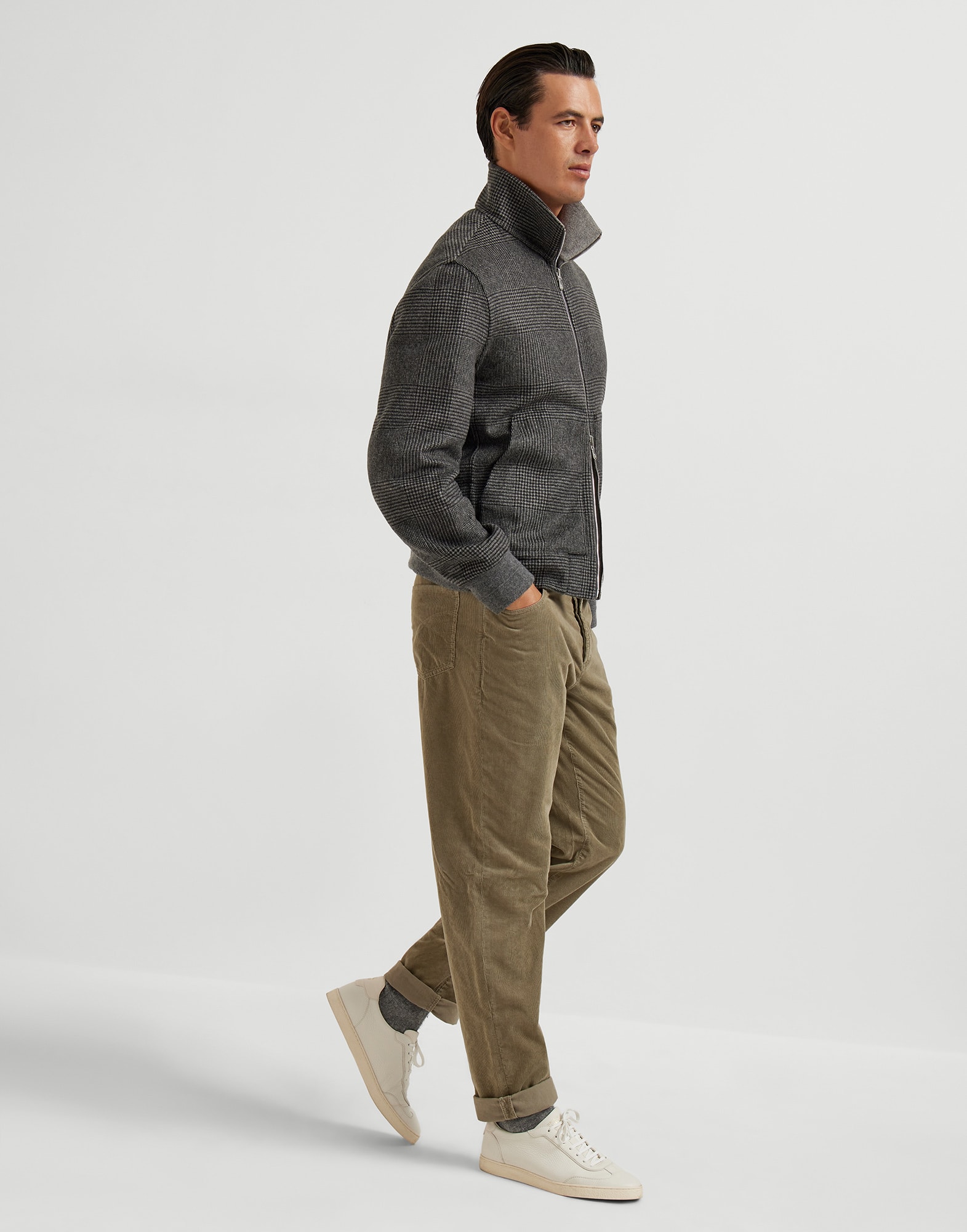 Flat front - Full look - View Full Screen