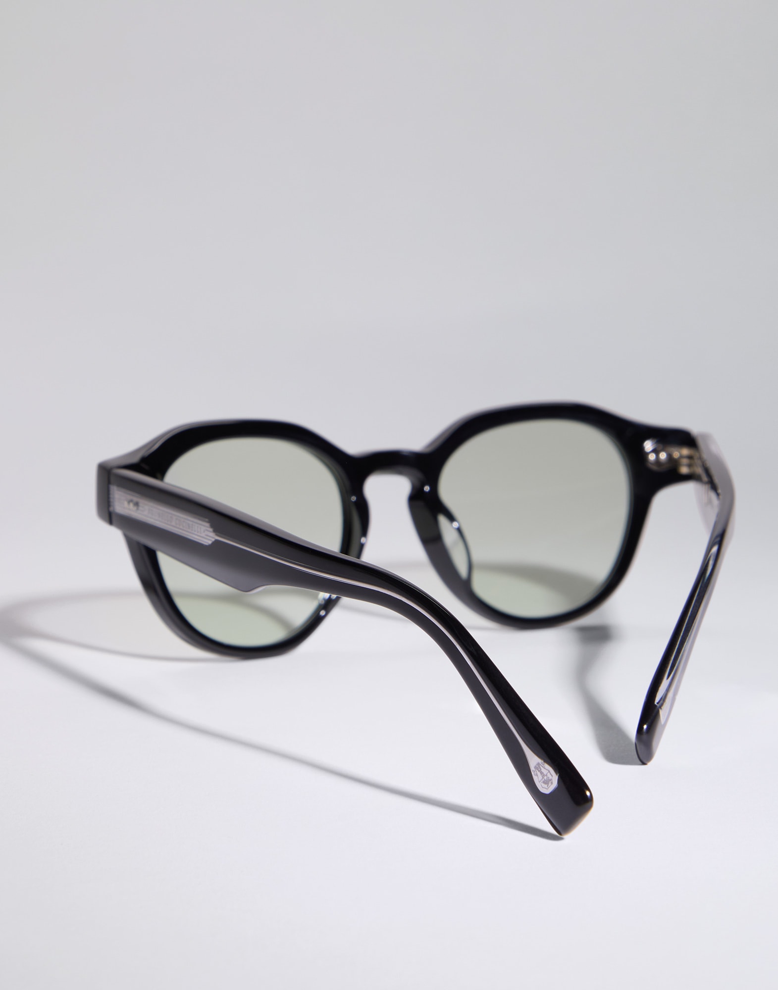 Acetate - Detail view - View Full Screen