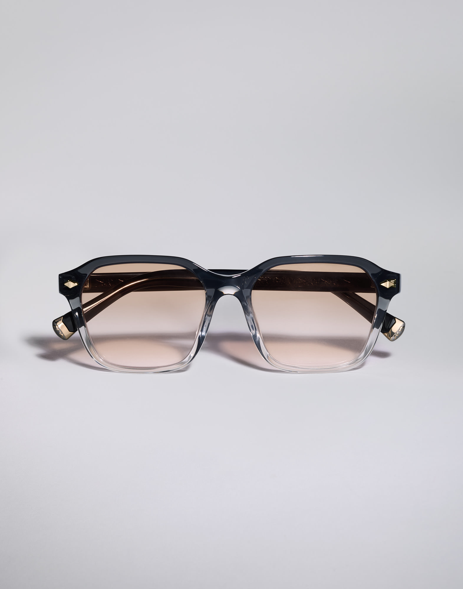 Acetate - Front view - View Full Screen