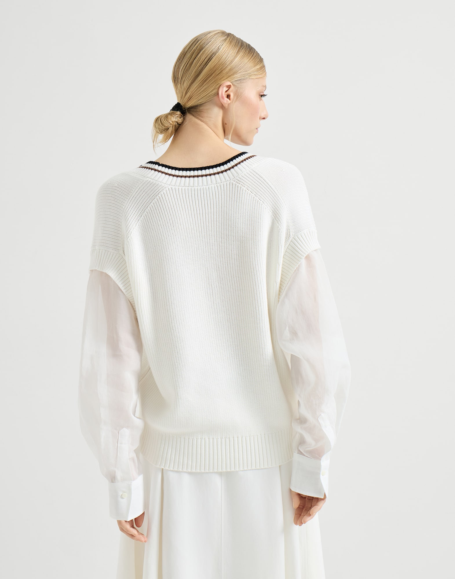 V-neck - Back view - View Full Screen