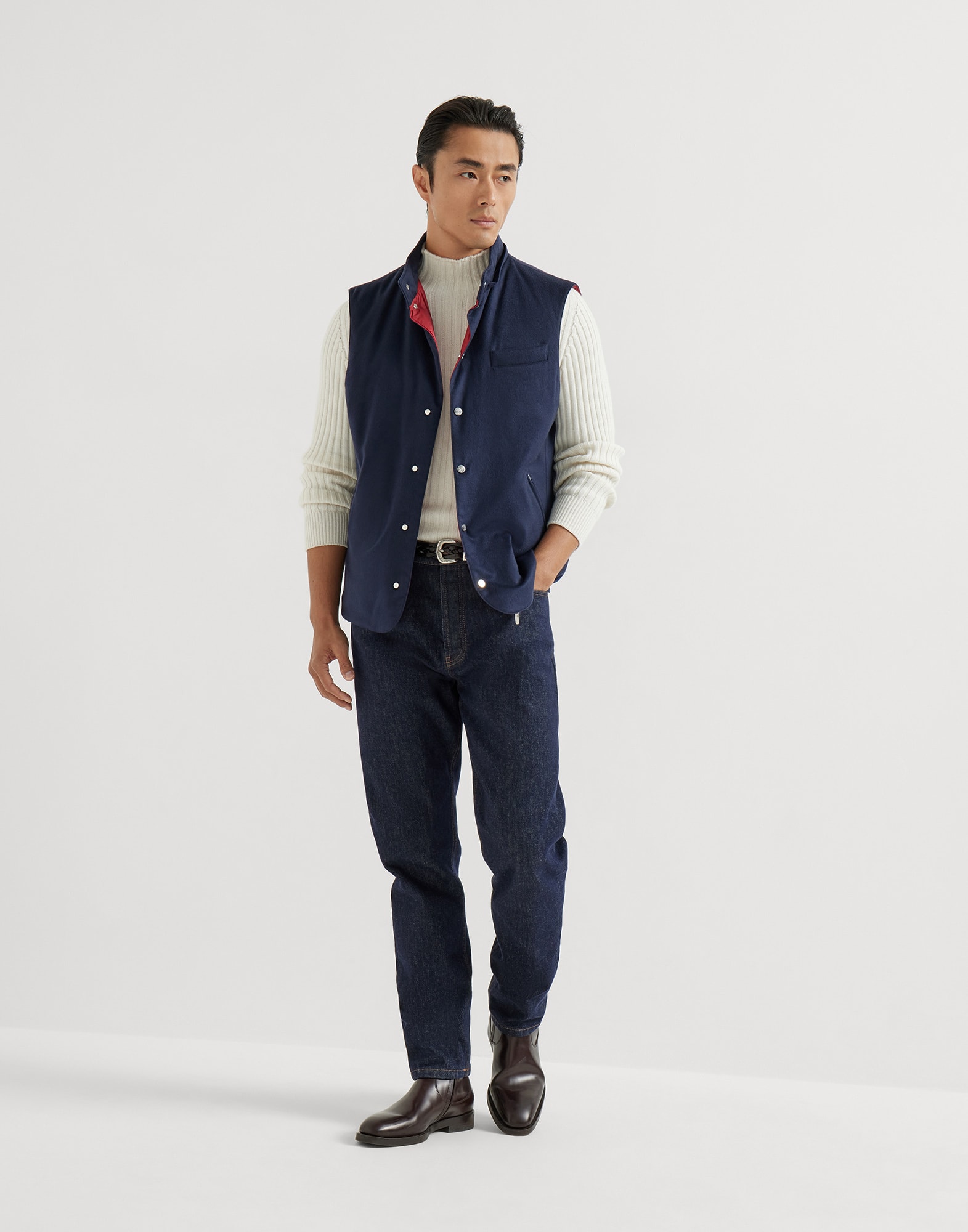 Down Vest - Full look - View Full Screen