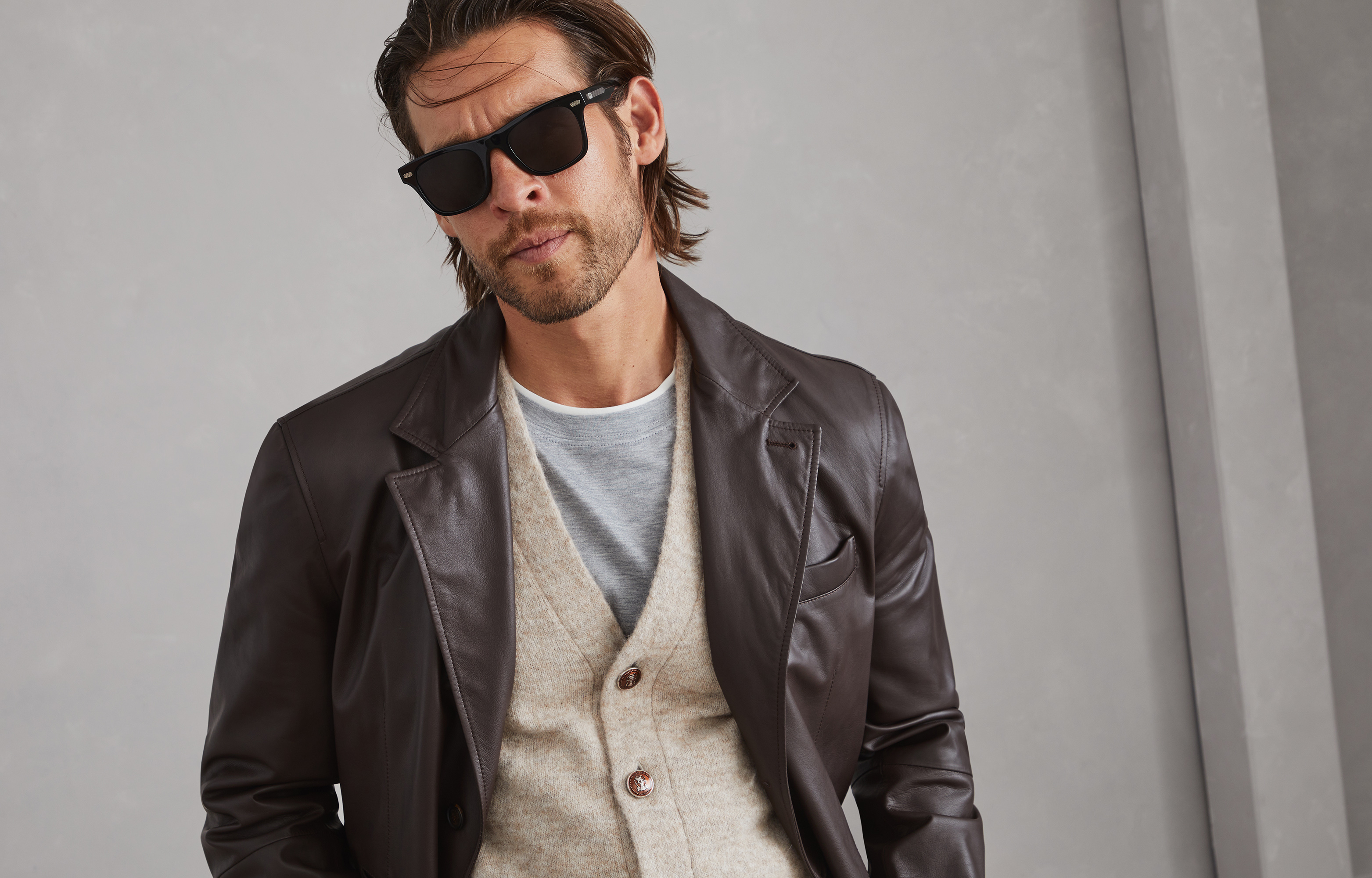 Leather - Horizontal view - View Full Screen