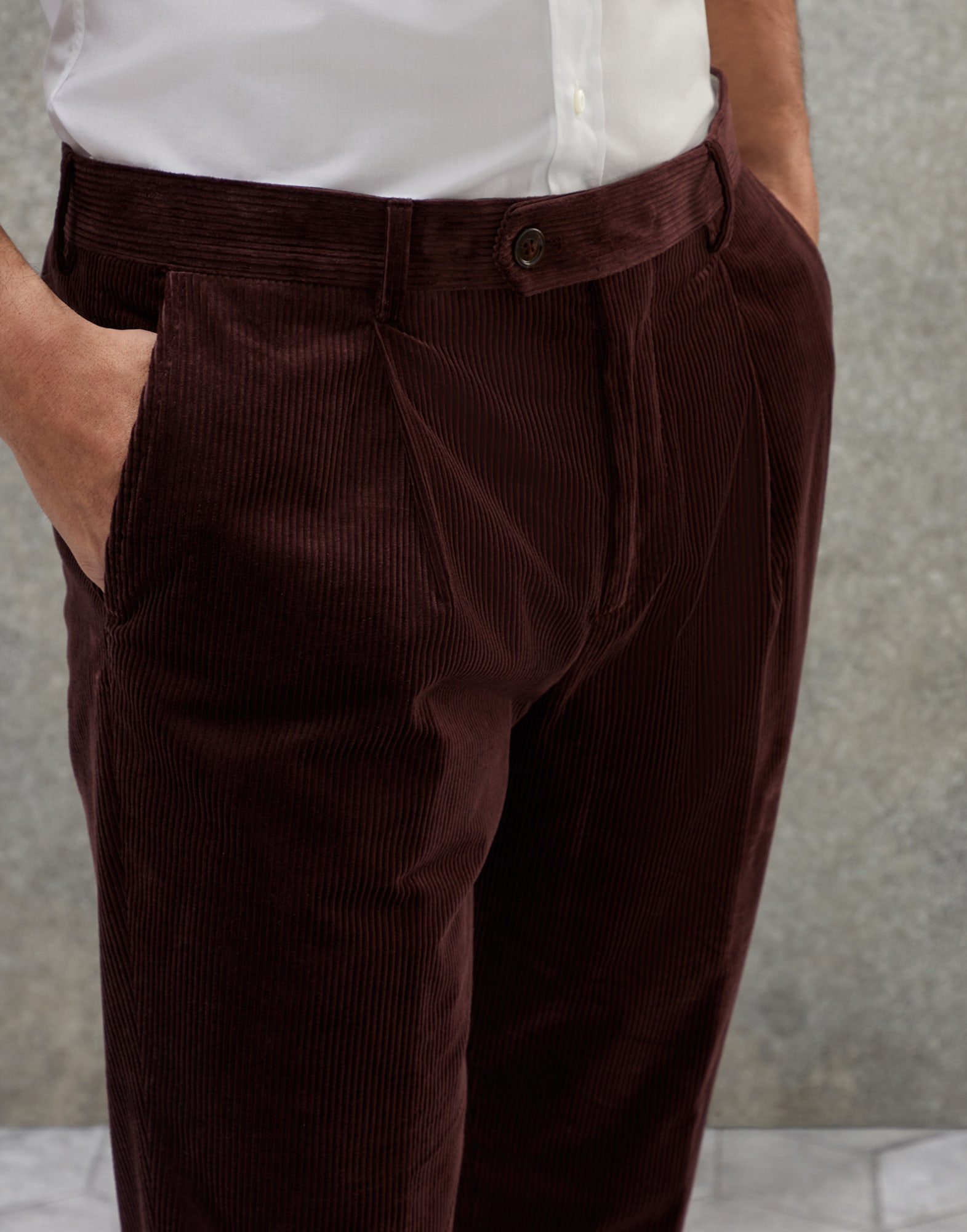 Brunello Cucinelli Brown Corduroy Slim Fit Trousers Size S For Sale at  1stDibs