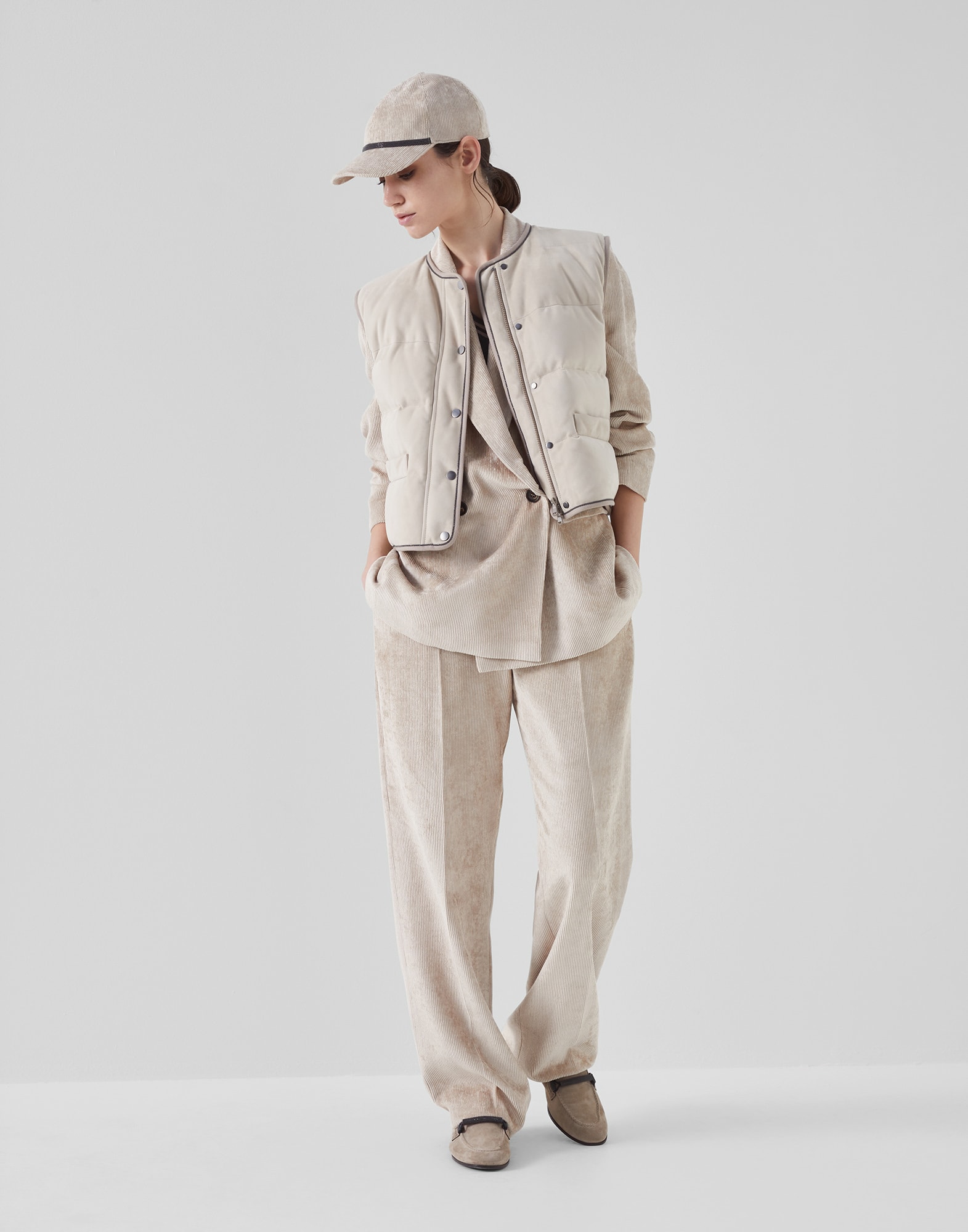 Loose trousers (232MD541P8353) for Woman | Brunello Cucinelli