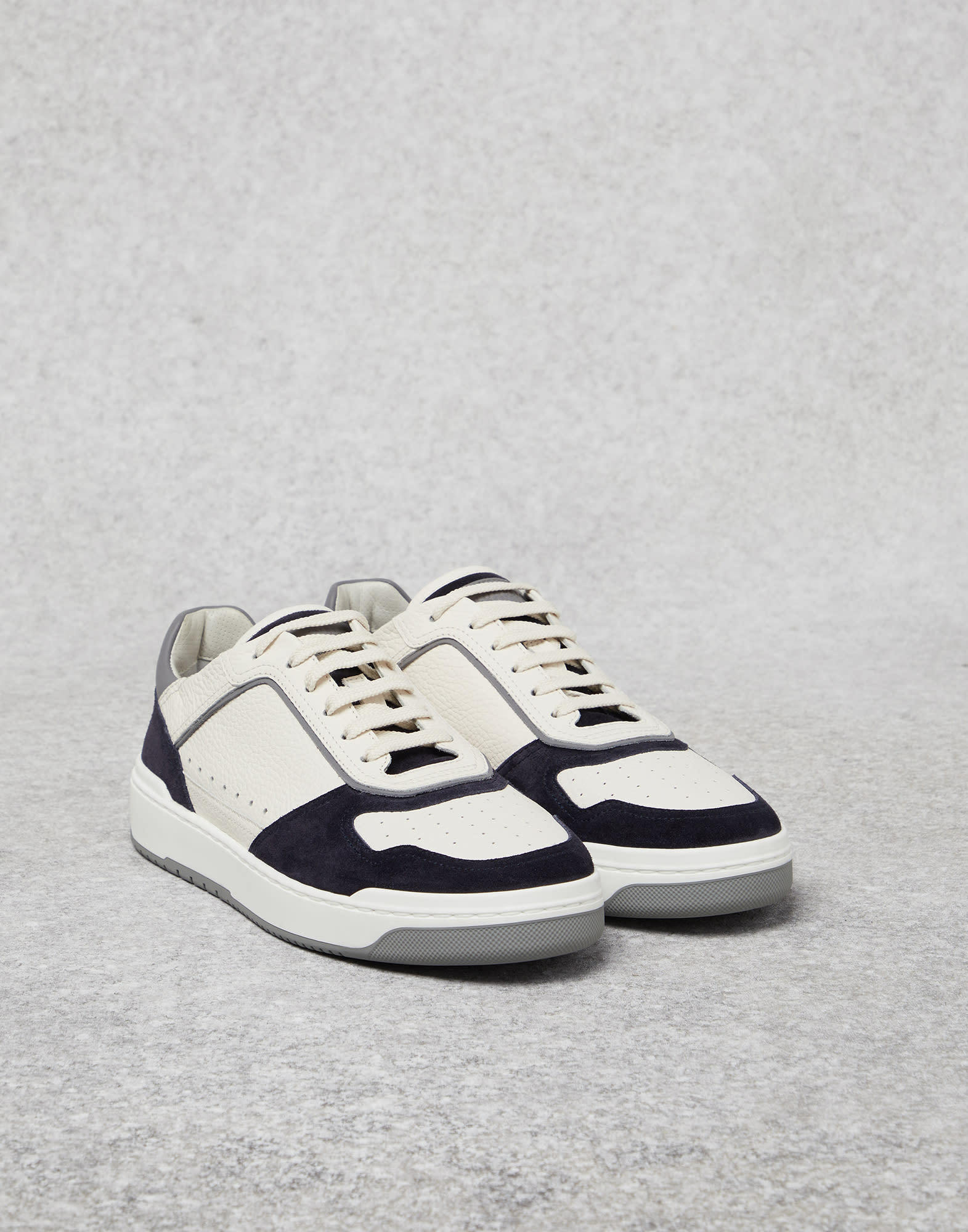 Louis Vuitton, Shoes, Louis Vuitton Size Eu 39 Trainer Lowtop Sneakers In  Grained Calfskinshoes