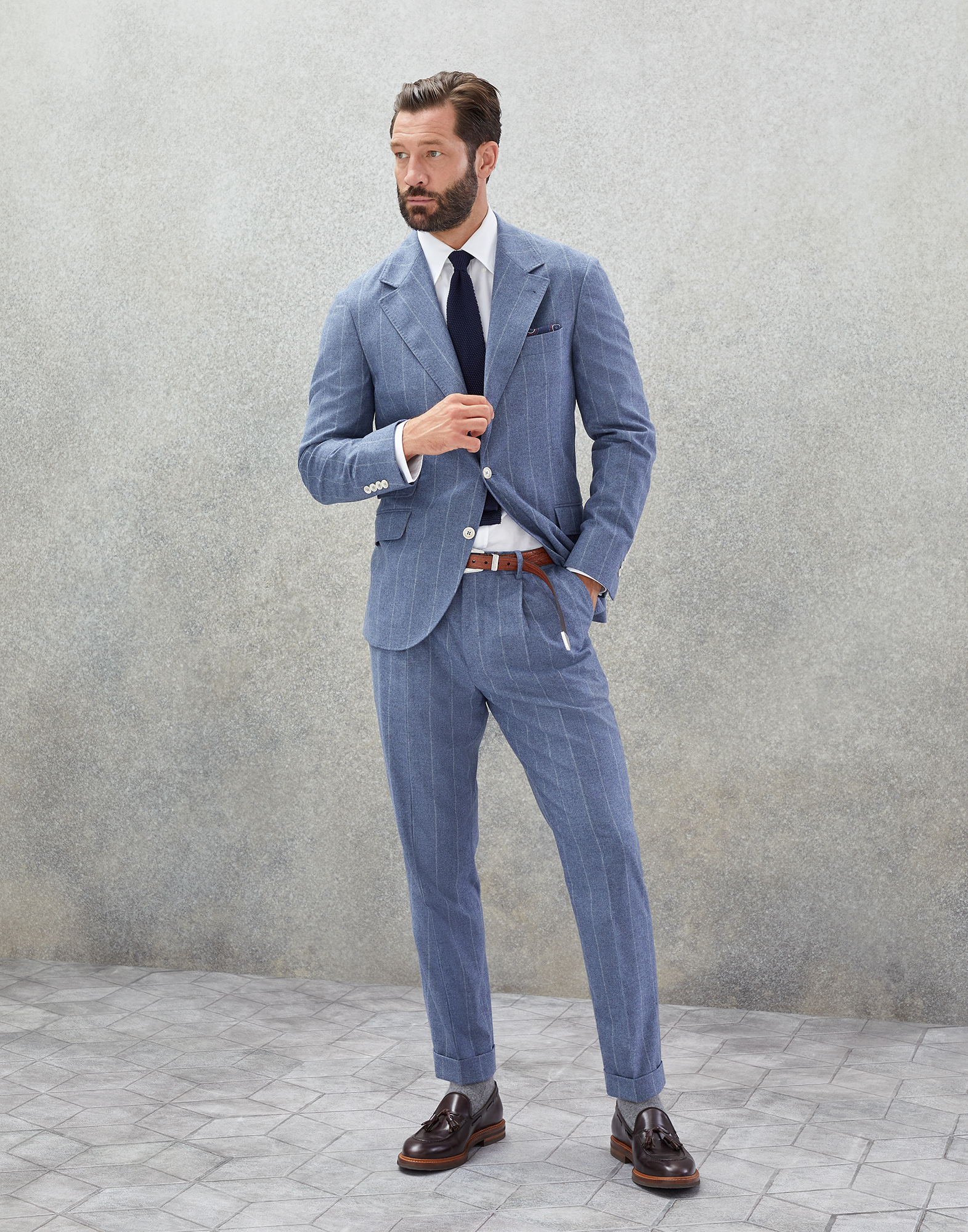 232MOUTFIT102 image number 0