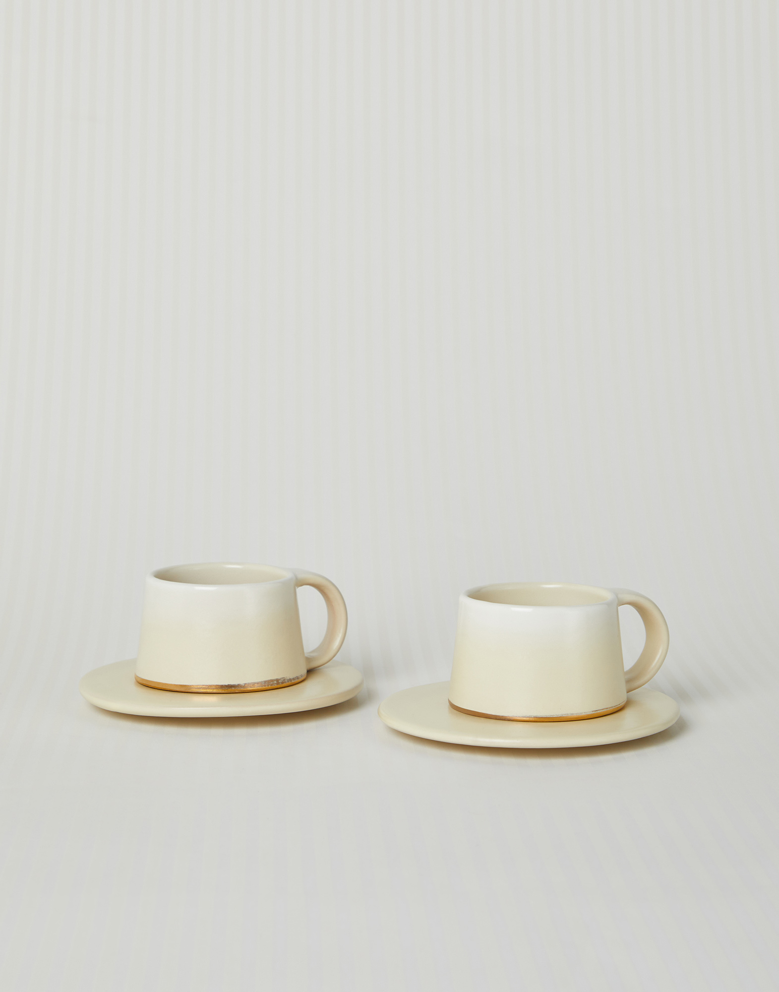 "Winter in White" coffee cup set