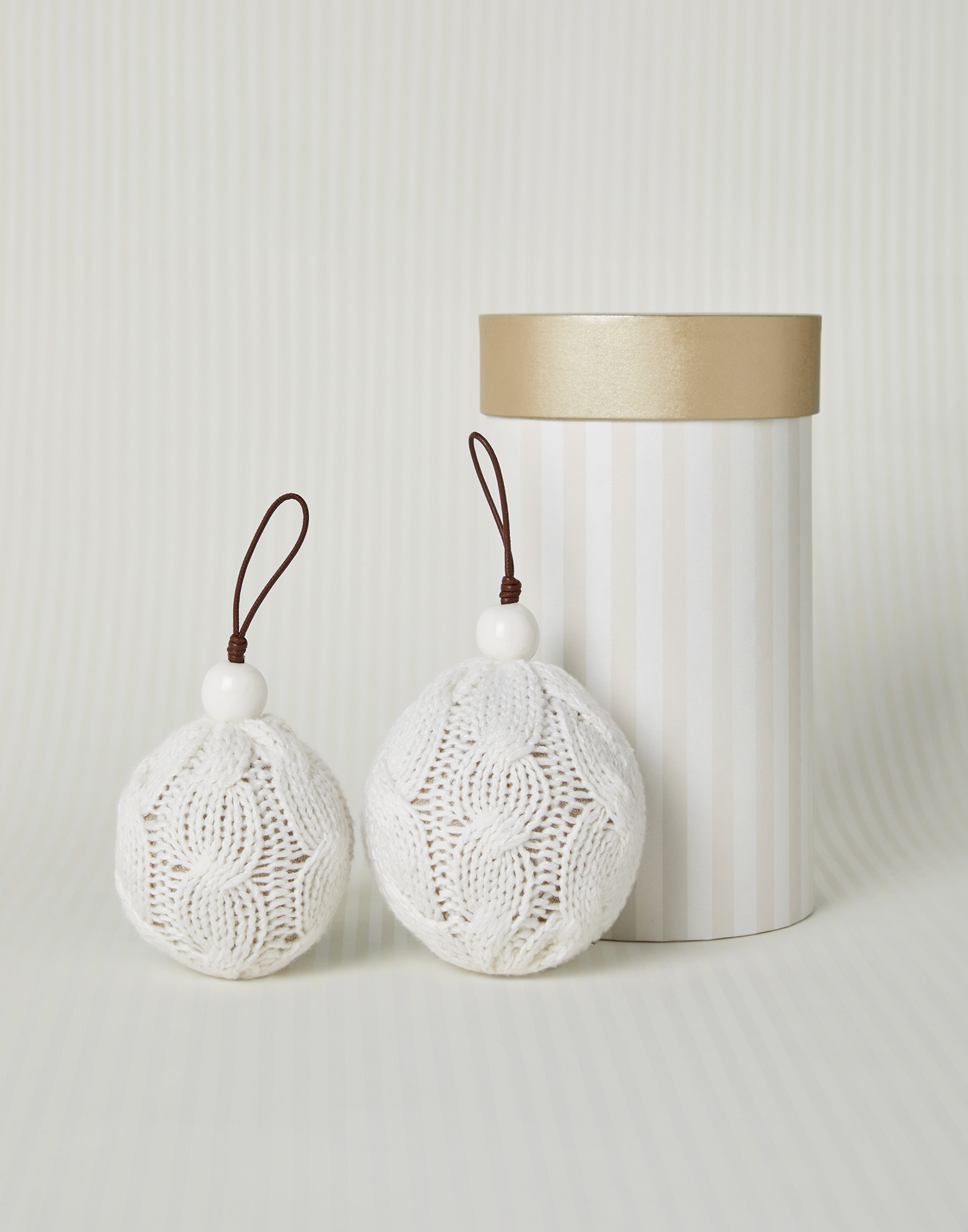 Decorative "Winter in White" balls White Lifestyle - Brunello Cucinelli